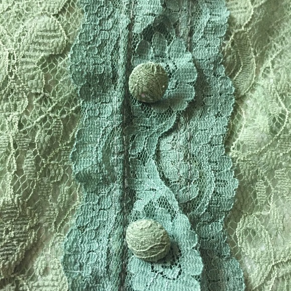 Tuberose* Beautiful Lace Blouse - Picture 3 of 6